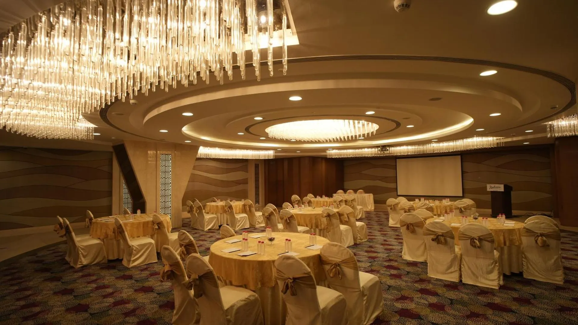****  Radisson Udaipur Otel Hindistan