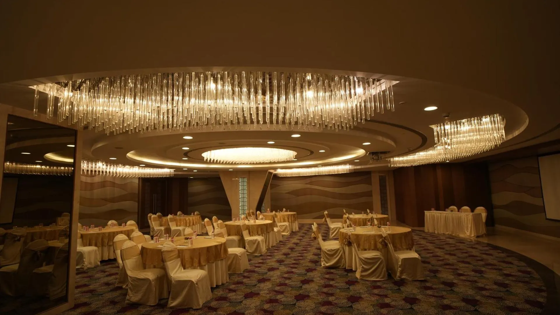 Radisson Udaipur Otel