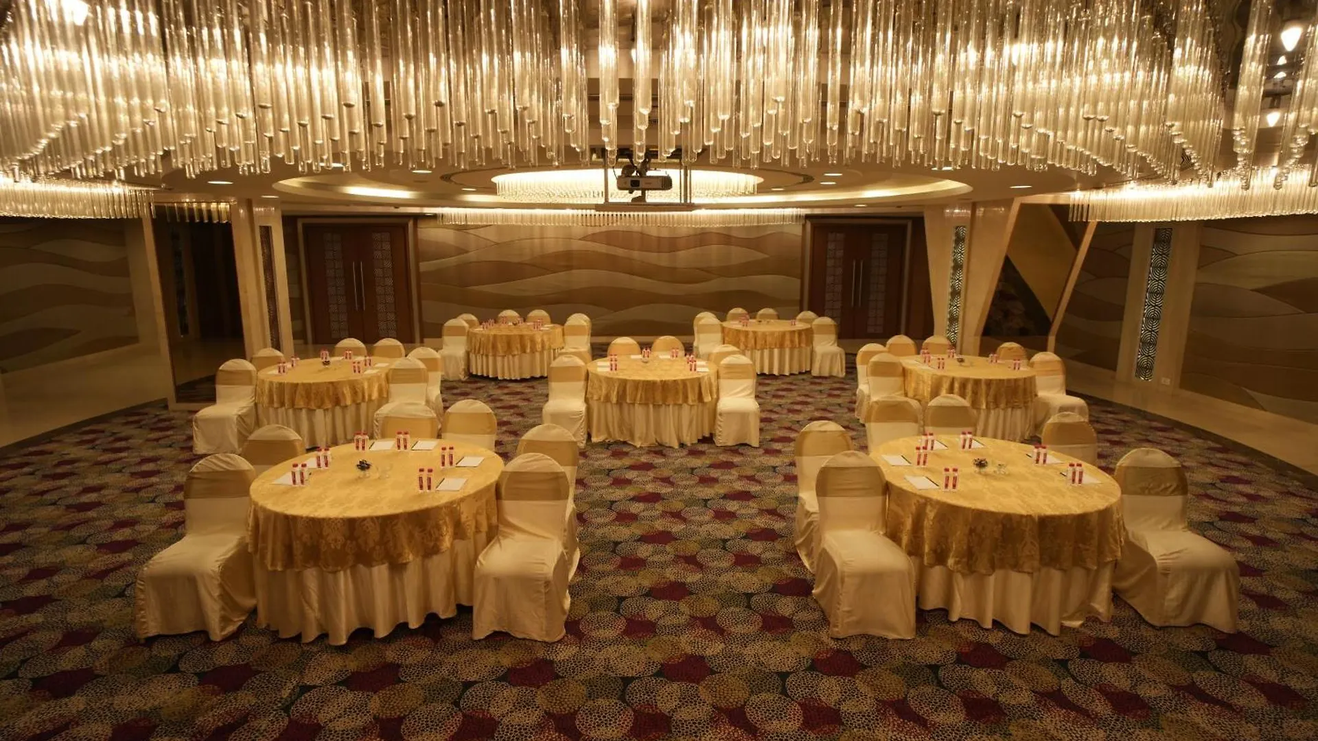 Отель Radisson Удайпур 4*,